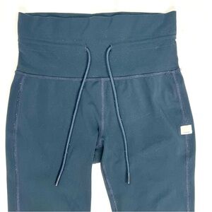 Vuori Daily Leggings Women Sz XS Forrest Green High Rise Yoga Pants VW323